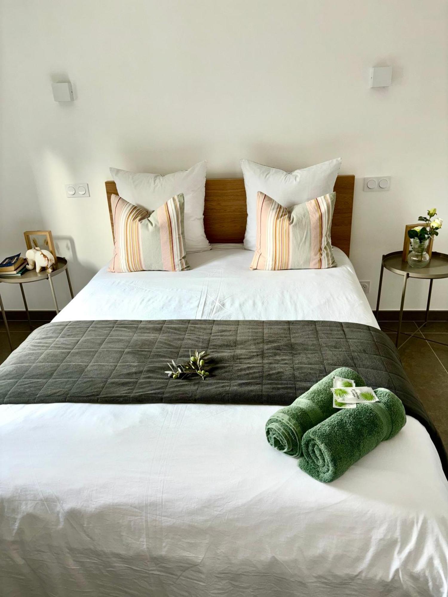 Les Oliviers Apartment Арл Екстериор снимка